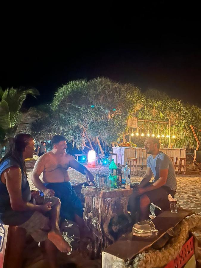 Surfing Beach Nilaveli Triquinimale Exterior foto