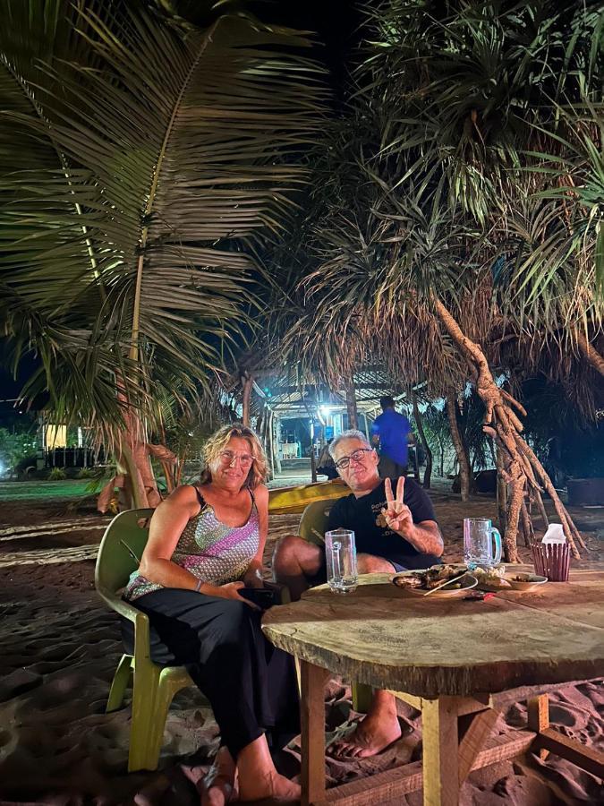 Surfing Beach Nilaveli Triquinimale Exterior foto